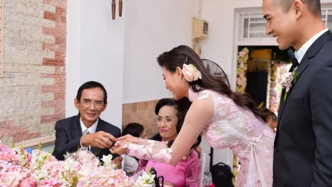 Lễ Dạm Ngõ là Gì? Thủ Tục và Ý Nghĩa Trong Đám Cưới Truyền Thống Việt