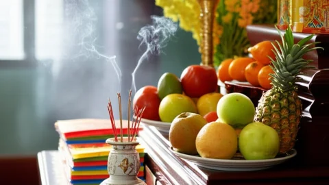 Giải Mã Bí Ẩn: Vì Sao Nhiều Nơi Kiêng Cưới Tháng 7 Âm Lịch?