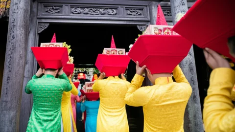 Giải Mã Sự Khác Biệt Tinh Tế Trong Tráp Cưới Hỏi Ba Miền Bắc - Trung - Nam
