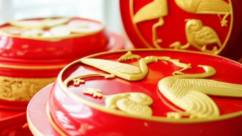Vì Sao Hình Ảnh Đôi Uyên Ương Luôn Hiện Diện Trong Đám Cưới Việt?