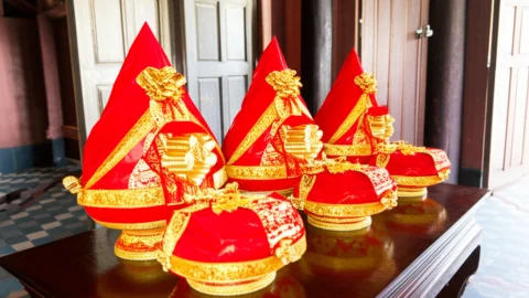 Những Món Đồ Không Thể Thiếu Trong Tráp Cưới Chuẩn: Bí Quyết Từ TuyeWedding.com