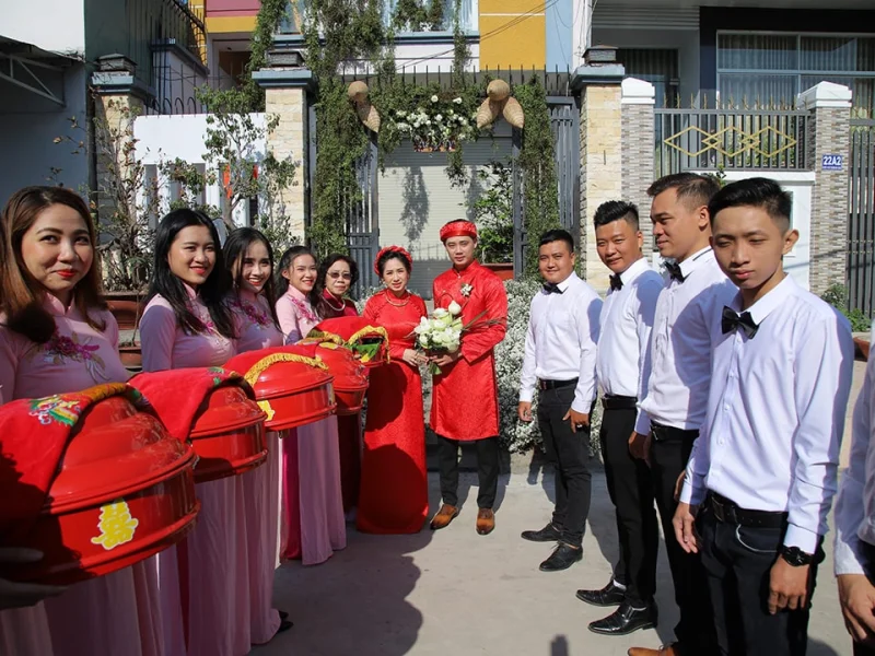 Hướng dẫn các bước lễ ăn hỏi kết hợp xin dâu tiết kiệm thời gian