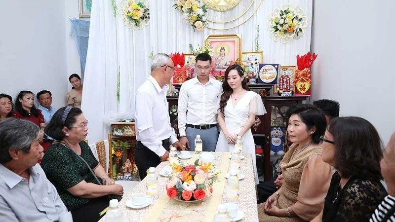 Tìm hiểu các bước lễ cưới hỏi truyền thống Việt Nam: Dạm ngõ, Ăn hỏi, Cưới chính thức