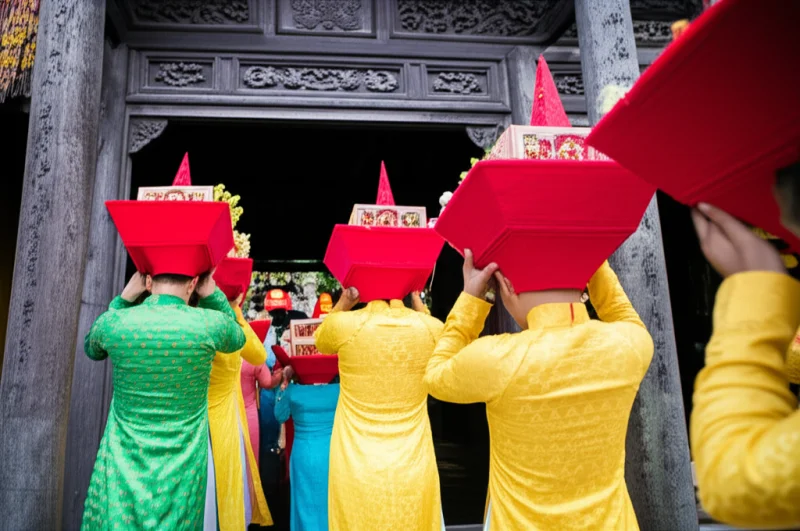 Giải Mã Sự Khác Biệt Tinh Tế Trong Tráp Cưới Hỏi Ba Miền Bắc - Trung - Nam